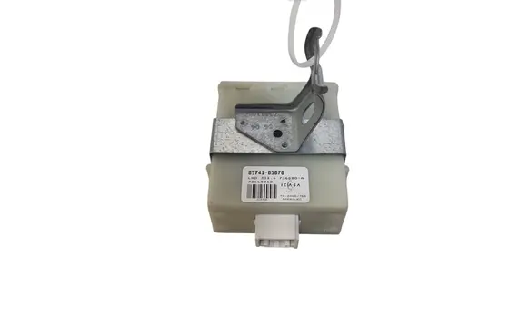 Toyota Avensis T250 Door control unit/module 8974105070