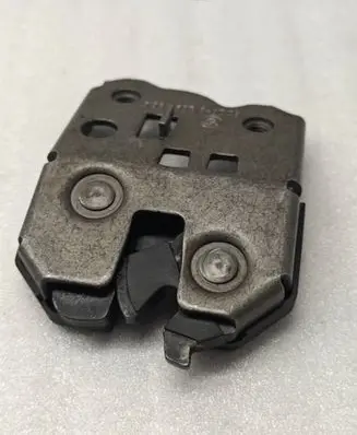 BMW 3 E46 Seat back rest lock catch 82090369