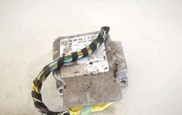 Volkswagen Touran I Airbag control unit/module 1t0909605c 5wk43518