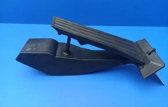 BMW 7 E65 E66 Accelerator throttle pedal 6766930 25916010 3542676693002