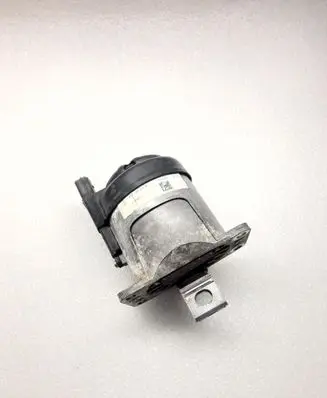 Porsche 911 992 Engine mount vacuum valve 992199384B 14102021 1164815