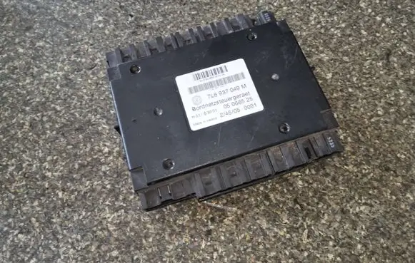 Volkswagen Touareg I Other control units/modules 7L6937049M