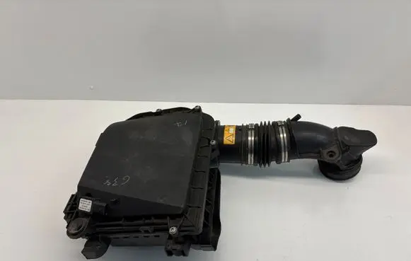 Mercedes-Benz C AMG W205 Air filter box PA6GF30