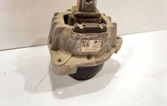 BMW 7 F01 F02 F03 F04 Engine mount bracket 686235
