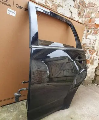 Mitsubishi Outlander Rear door