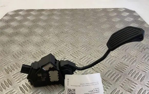 Lexus NX Accelerator throttle pedal 781100W050