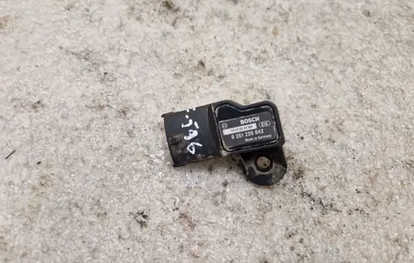 Opel Astra J Air pressure sensor 0261230042 1012233FB3