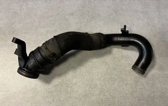 Land Rover Range Rover Sport L320 Engine coolant pipe/hose LR013165