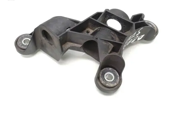 Volkswagen Tiguan Gear shift cable bracket 5N0711789B
