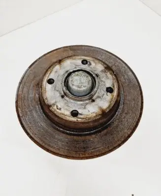 Rear wheel hub