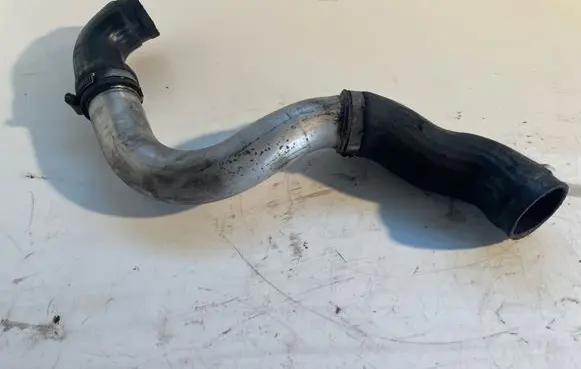 BMW 5 E39 Intercooler hose/pipe 2249669