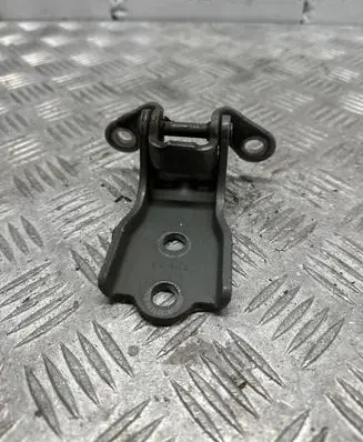 Opel Antara Front door upper hinge