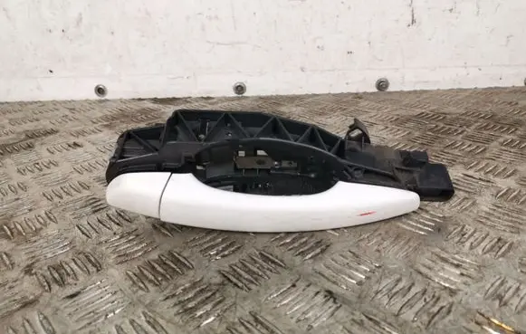 Opel Grandland X Front door exterior handle 9802977380
