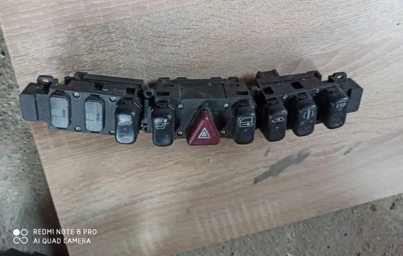 Mercedes-Benz S W220 Hazard light switch a2208214458 a2208206210