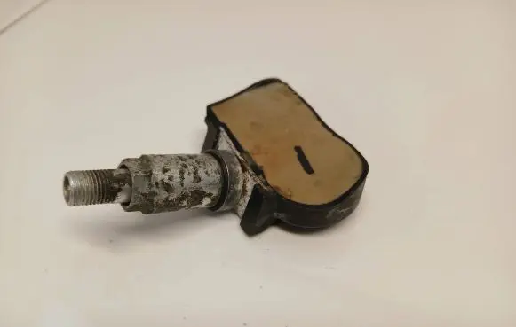 BMW 3 F30 F35 F31 Tire pressure sensor 6855539