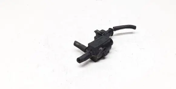 Volvo XC90 Vacuum valve 30611668 72224010