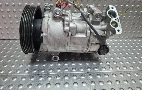 Renault Megane III Air conditioning (A/C) compressor (pump) S27624535