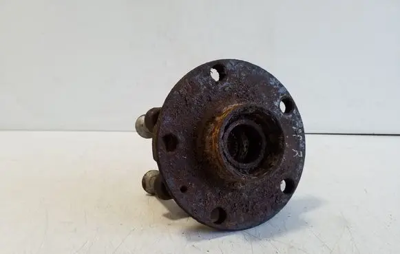 Front wheel hub