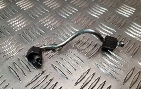 BMW 7 E65 E66 Fuel injector supply line/pipe 