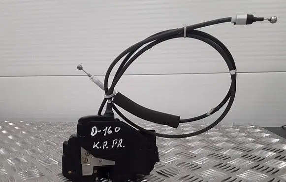 Nissan Juke I F15 Front door lock