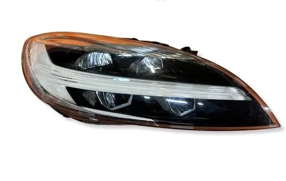 Volvo V40 Headlight/headlamp 31677023 107200218526 30000018437435