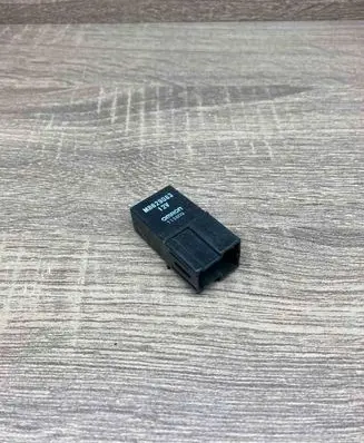 Mitsubishi Pajero Other relay MB629083