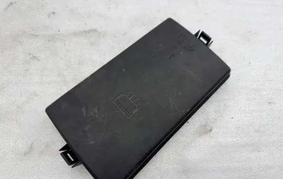 Audi RS3 Fuse box cover 5Q0937132A 5Q0937132