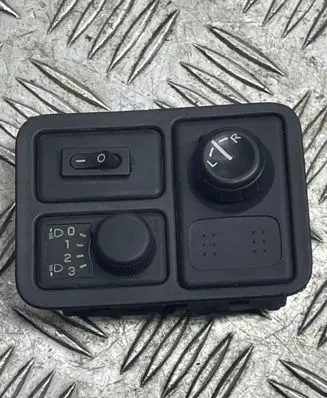 Nissan Almera N16 Headlight level height control switch 37024A 42500
