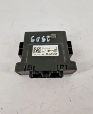 Opel Insignia B Gateway control module 13521137