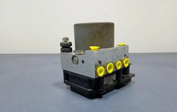 Renault Clio III ABS Pump 8200334969