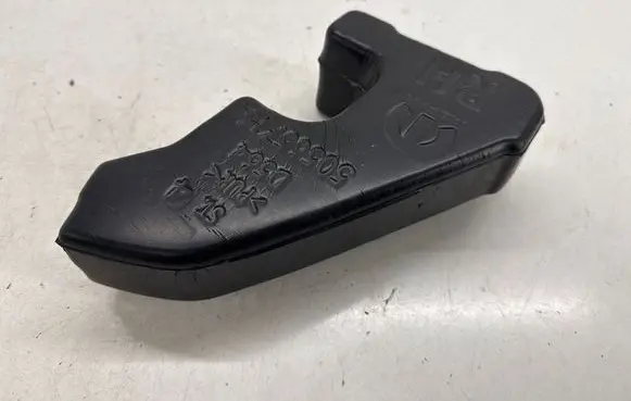 Dodge Hornet Fender foam support/seal 50565716