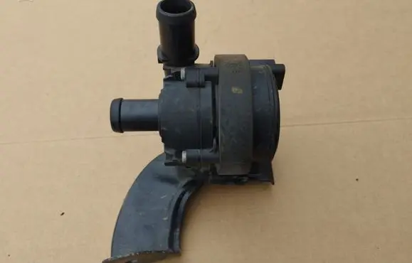 Renault Trafic III (X82) Electric auxiliary coolant/water pump 925164GA0A 0392023219