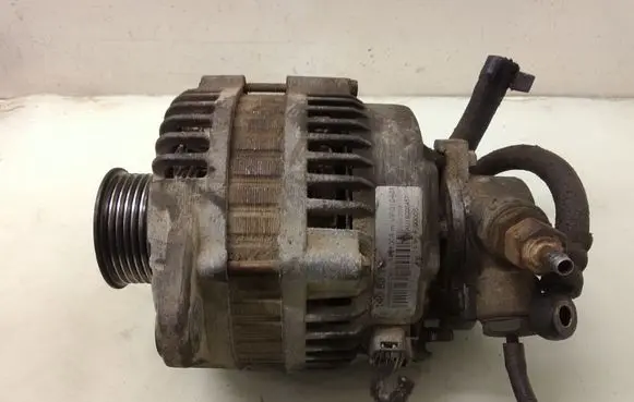Opel Astra H Generator/alternator 