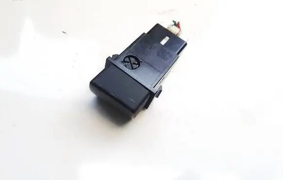 Hyundai Santa Fe Hazard light switch 9379026500