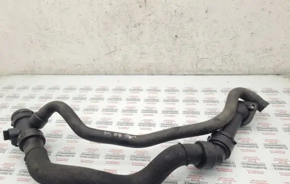 Audi A4 S4 B7 8E 8H Engine coolant pipe/hose 8E0121055N