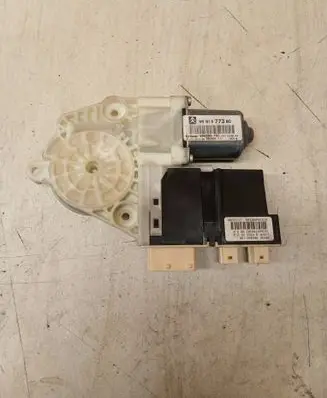 Citroen C4 I Front door window regulator motor 9681577380