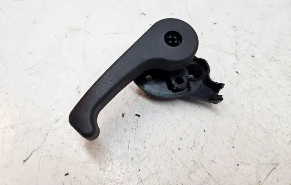 Engine bonnet (hood) release handle