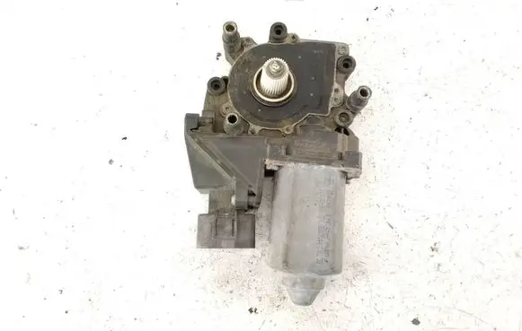 Audi A6 S6 C4 4A Front door window regulator motor 0536001402