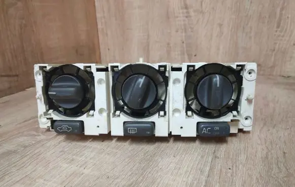 Volvo S40, V40 Climate control unit