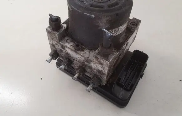 Opel Vivaro ABS Pump 476605919R 93457527