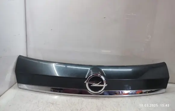 Opel Mokka X Trunk door license plate light bar 95093299