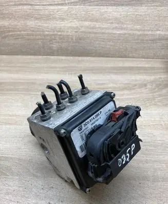 Volkswagen PASSAT B6 ABS Pump 3C0614095P