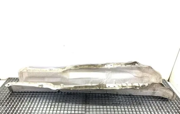 Skoda Superb B8 (3V) Exhaust heat shield 5Q0825661R