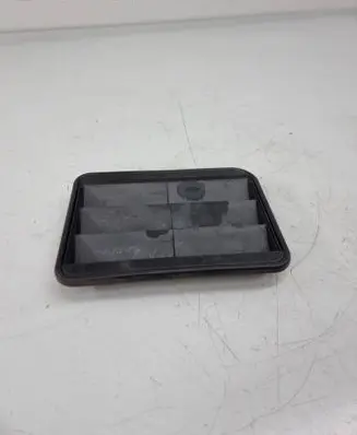 BMW M4 F82 F83 Quarter panel pressure vent 608290
