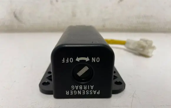 Mitsubishi Grandis Passenger airbag on/off switch MN151936