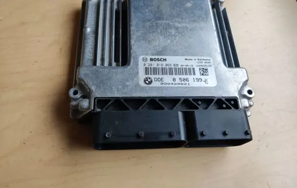 BMW 5 E60 E61 Engine control unit/module DDE8506199 8506199 850619901
