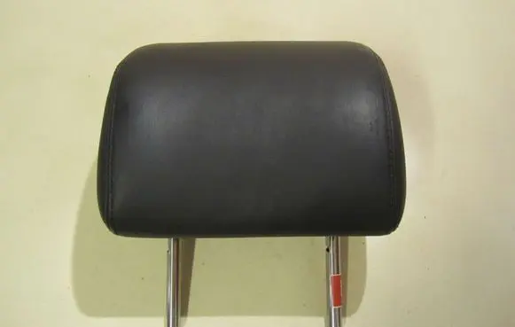 Volkswagen PASSAT B6 Rear seat headrest 