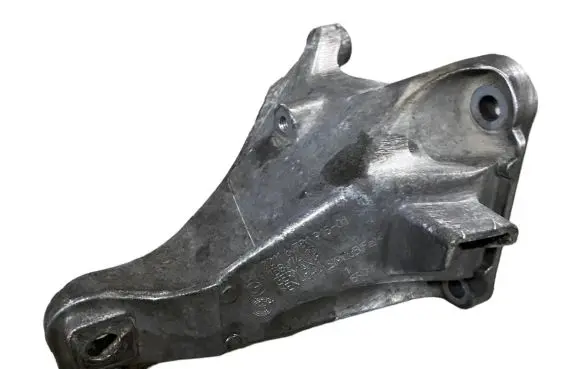 BMW 1 E81 E87 Engine mounting bracket 6781916 22116781916