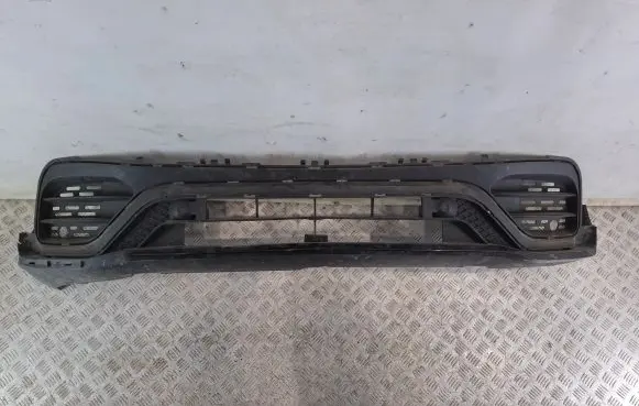 Front bumper lip