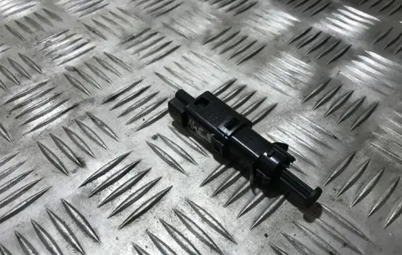Volvo S40, V40 Brake pedal sensor switch 9146505
